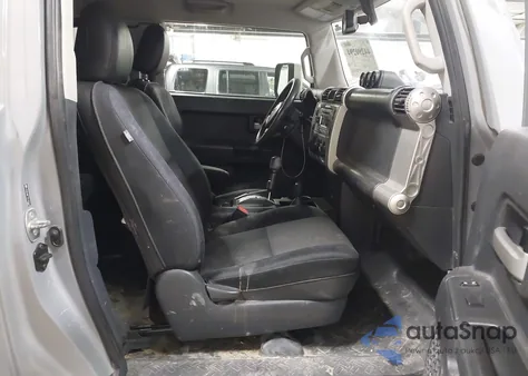 2014 Toyota Fj Cruiser z USA, uszkodzony, nr VIN JTEBU4BF7EK181062